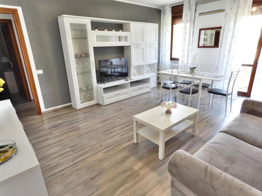 Appartement Welcome House Desenzano Center à Desenzano del Garda Extérieur photo